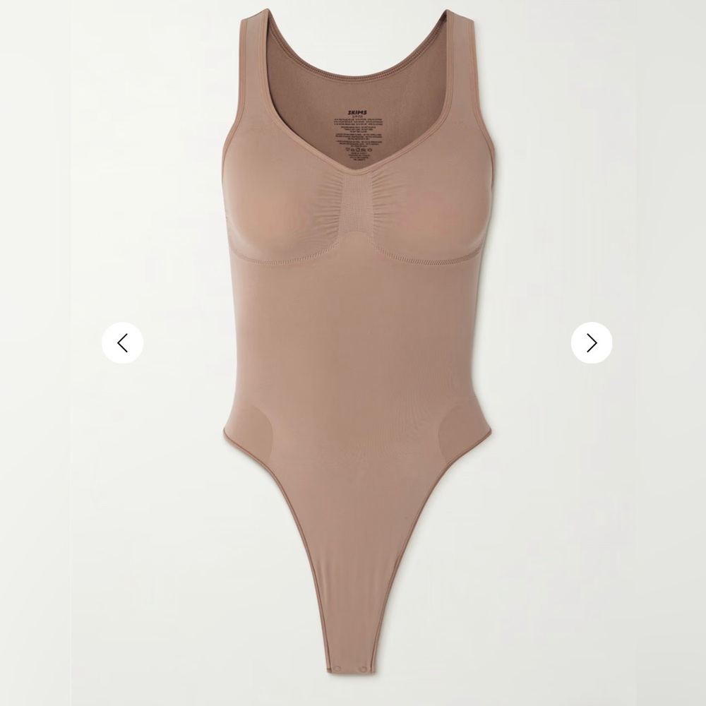 SKIMS SEAMLESS THONG BODYSUIT